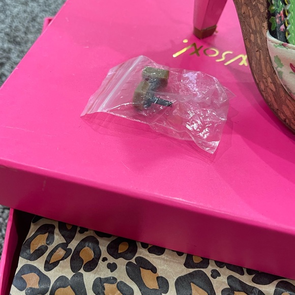 Betsey Johnson shoes - Picture 5 of 9